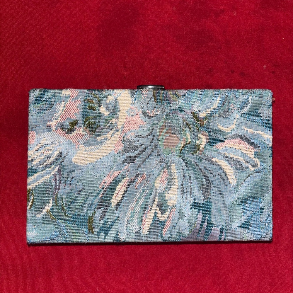 SHEIN Floral Tapestry Clutch in Blue and Cream